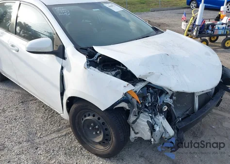 2015 Toyota Corolla Le z USA, uszkodzony, nr VIN 2T1BURHE5FC465812